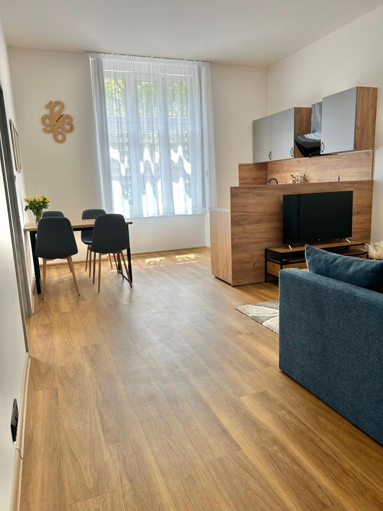 Apartment Dita การ์โลวีวารี ภายนอก รูปภาพ