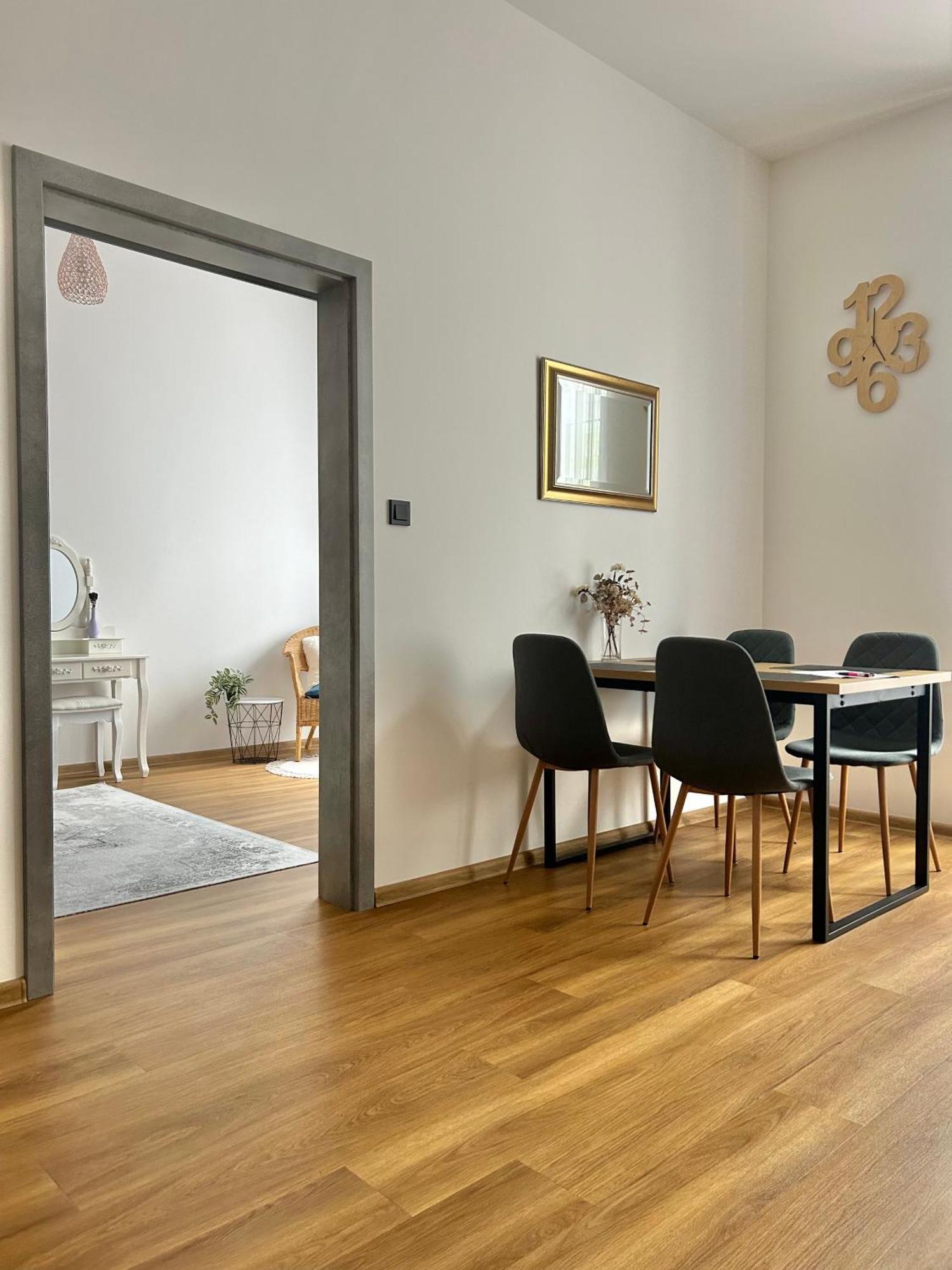 Apartment Dita การ์โลวีวารี ภายนอก รูปภาพ